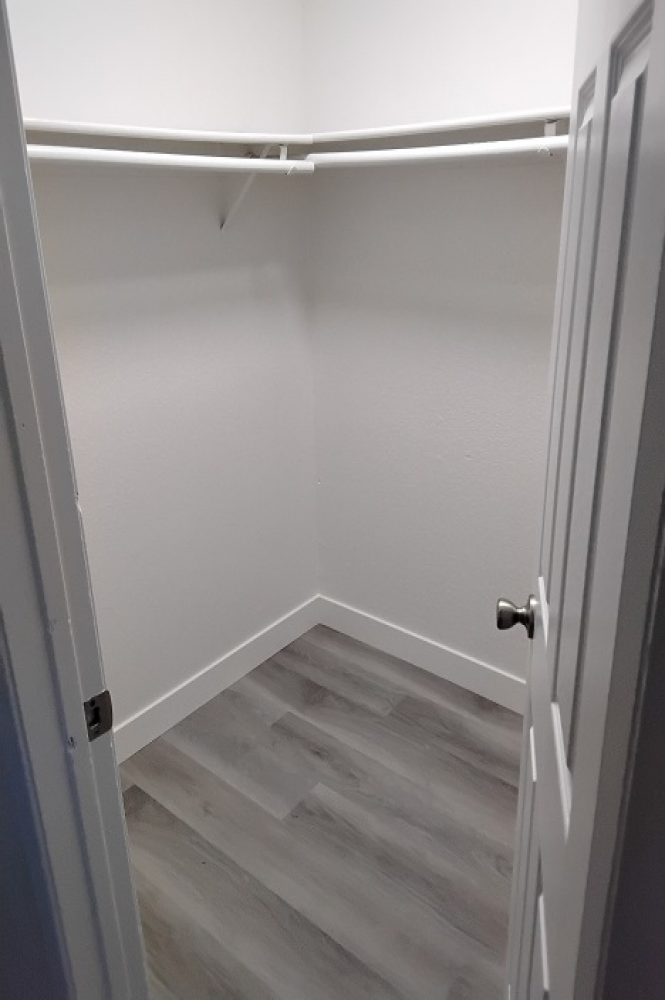 Walk-in Closet